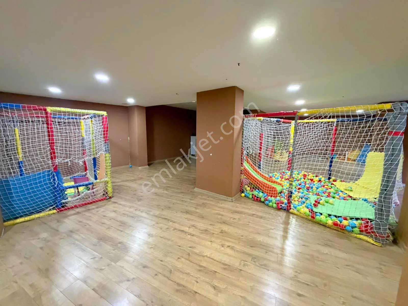 Mertcan'dan Ary Efedra Sitesi İçinde Balkonlu Geniş Ferah 2+1 — fotoğraf 21