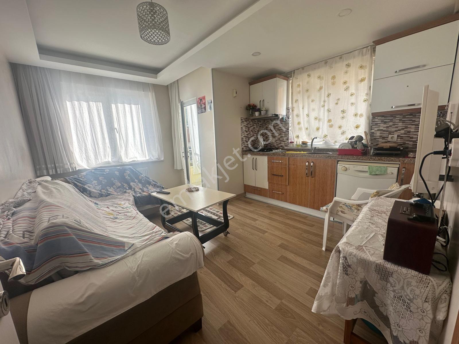 Yıldız Dan Hürriyette Kredili 2+1 Uygun Fiyatlı Ara Kat Acil — fotoğraf 2