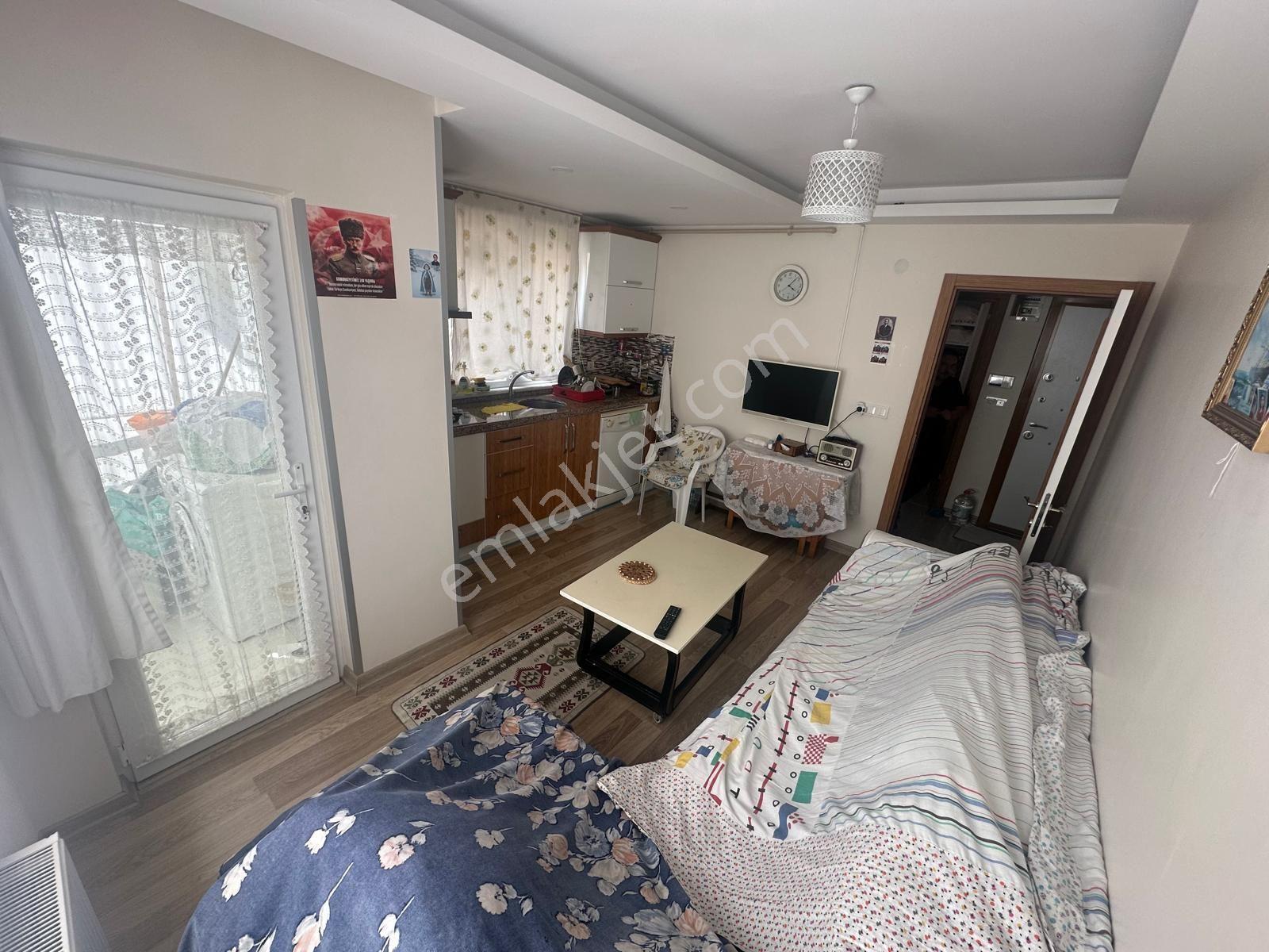 Yıldız Dan Hürriyette Kredili 2+1 Uygun Fiyatlı Ara Kat Acil — fotoğraf 4