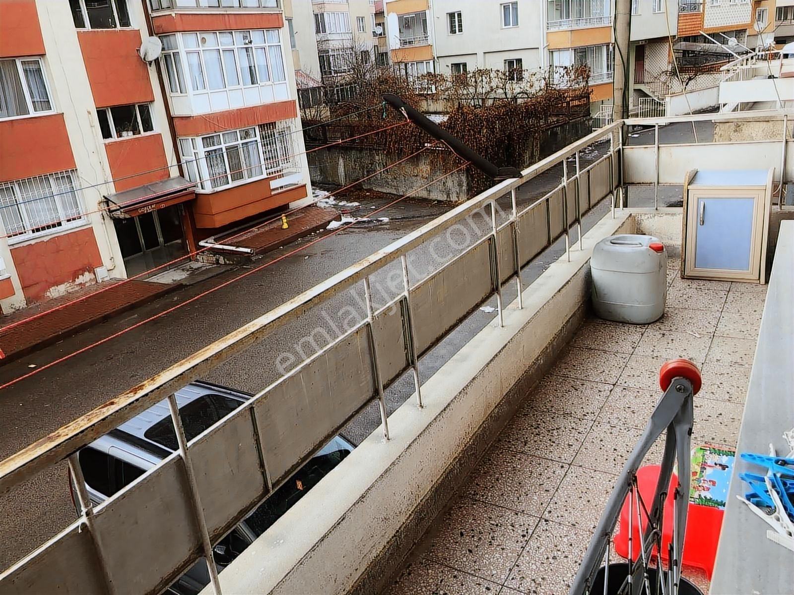 C.k'dan Ülkü İlköğretim Okulu Yanında Ara Kat 2+1 Satılık Daire — fotoğraf 2