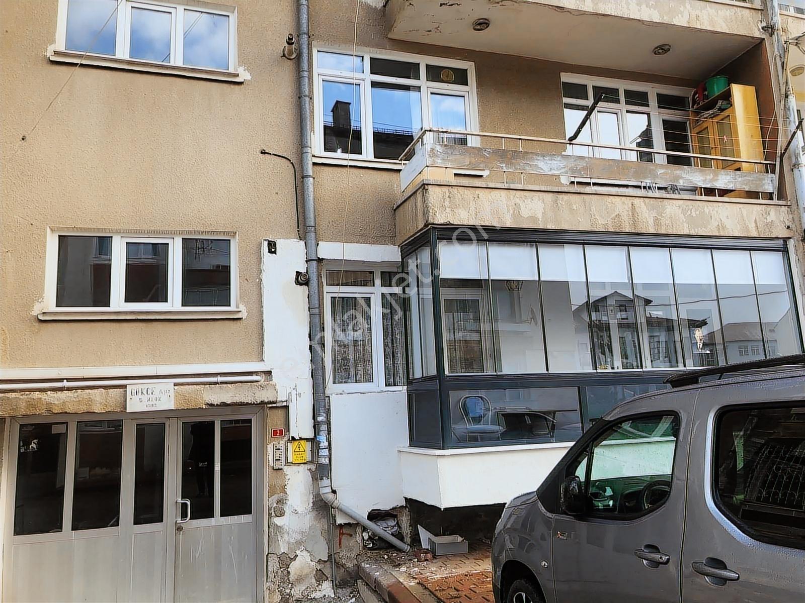 C.k'dan Ülkü İlköğretim Okulu Yanında Ara Kat 2+1 Satılık Daire — fotoğraf 3