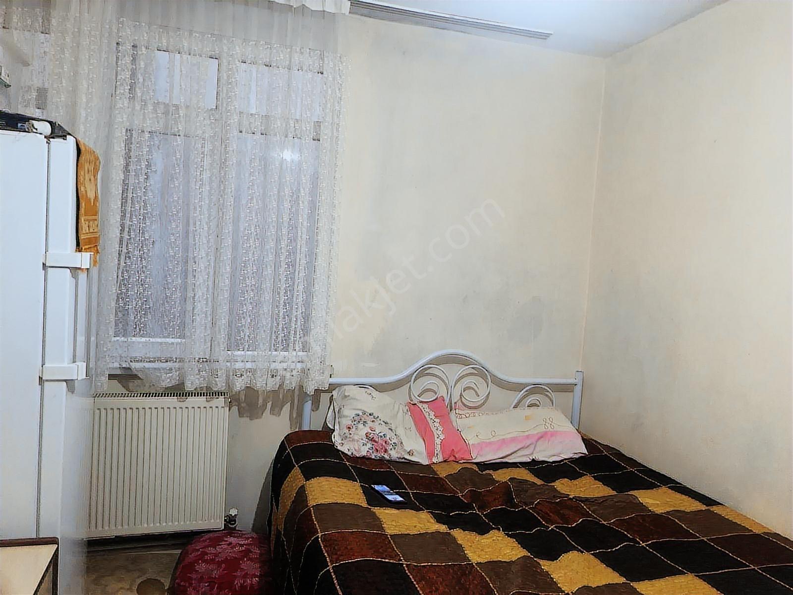 C.k'dan Ülkü İlköğretim Okulu Yanında Ara Kat 2+1 Satılık Daire — fotoğraf 4