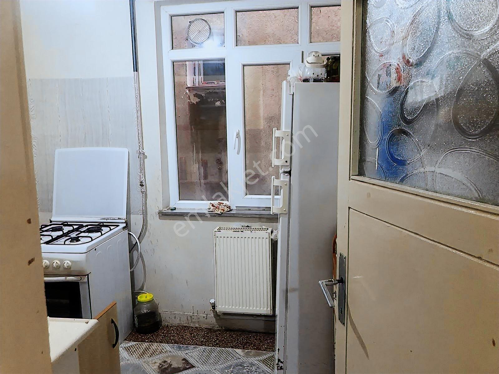 C.k'dan Ülkü İlköğretim Okulu Yanında Ara Kat 2+1 Satılık Daire — fotoğraf 5