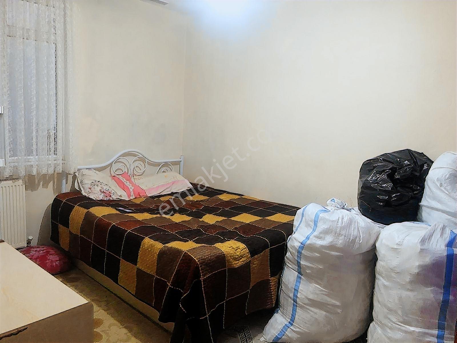 C.k'dan Ülkü İlköğretim Okulu Yanında Ara Kat 2+1 Satılık Daire — fotoğraf 6