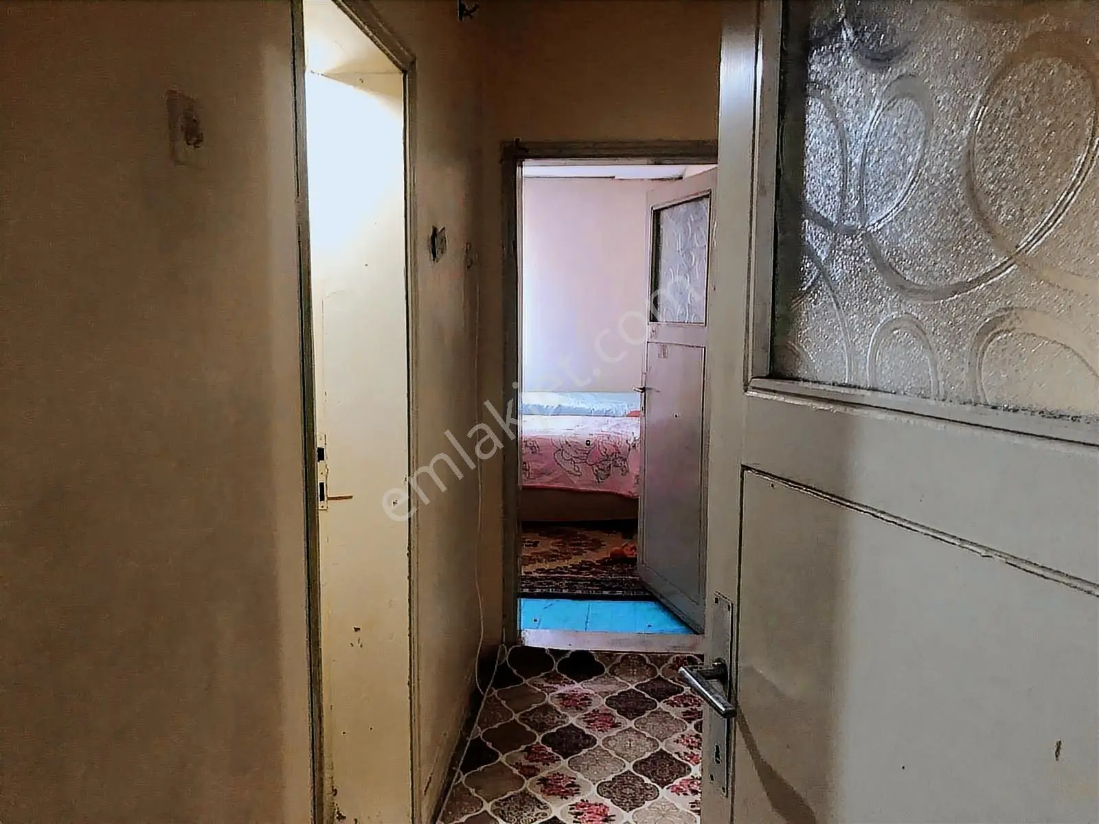 C.k'dan Ülkü İlköğretim Okulu Yanında Ara Kat 2+1 Satılık Daire — fotoğraf 9