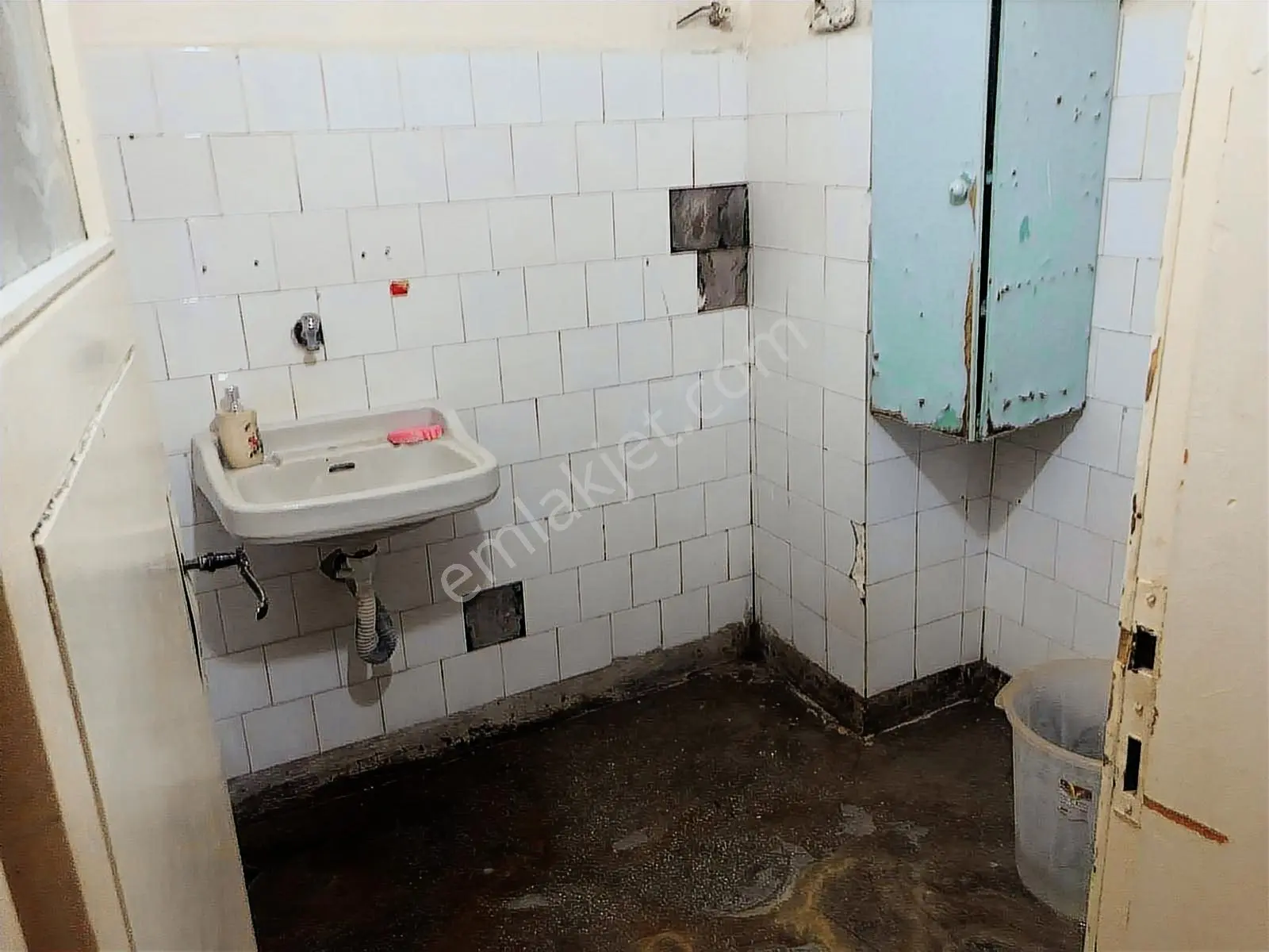 C.k'dan Ülkü İlköğretim Okulu Yanında Ara Kat 2+1 Satılık Daire — fotoğraf 14