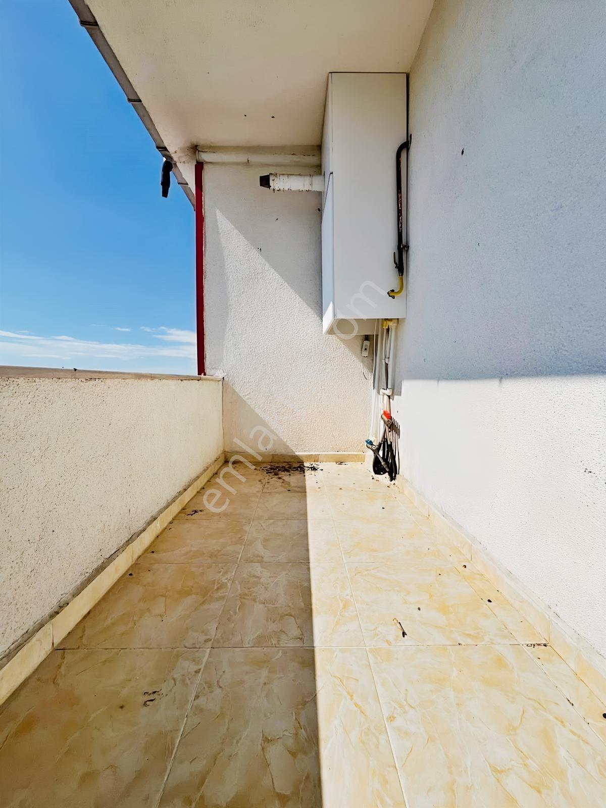 Az-er Yapıdan Cadde Üzeri Acil Satılık 2+1 Ön Cephe Fırsat Daire — fotoğraf 7