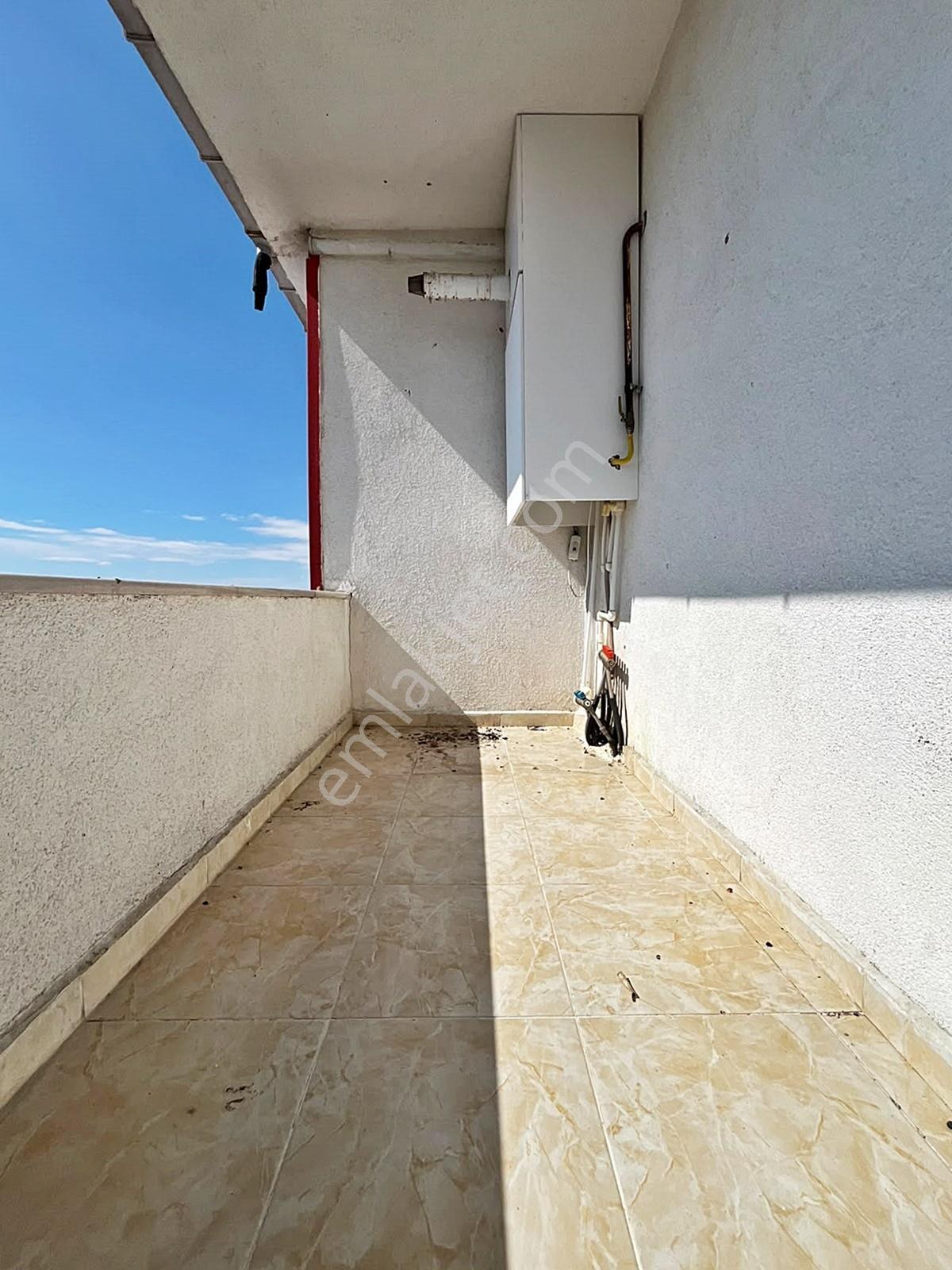 Az-er Yapıdan Cadde Üzeri Acil Satılık 2+1 Ön Cephe Fırsat Daire — fotoğraf 33