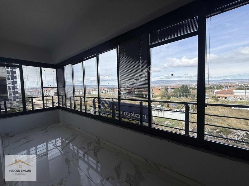 Hakan Emlaktan Kombi + Cam Balkon + Plise Perdeli 2+1 — fotoğraf 10