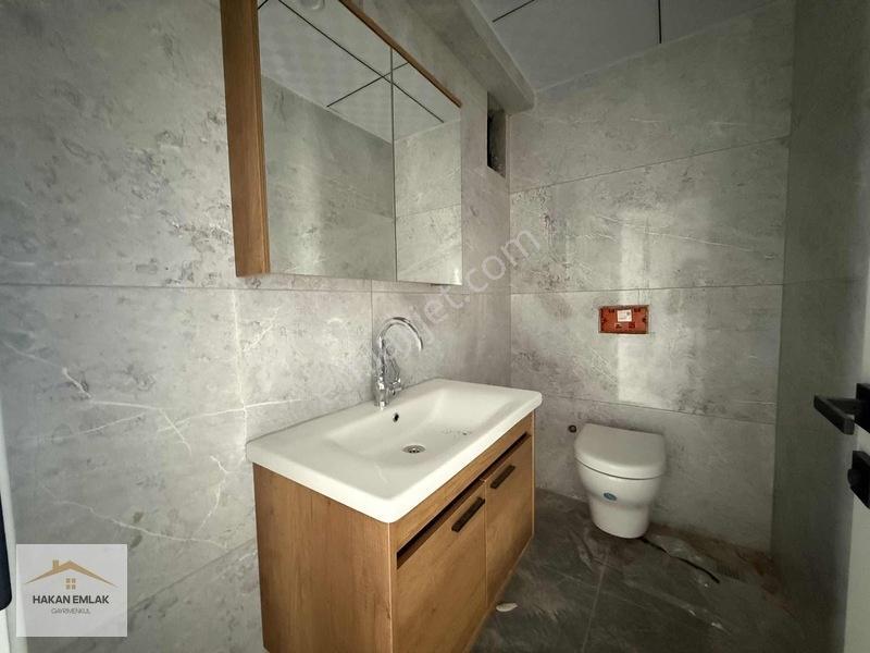 Hakan Emlaktan Kombi + Cam Balkon + Plise Perdeli 2+1 — fotoğraf 13