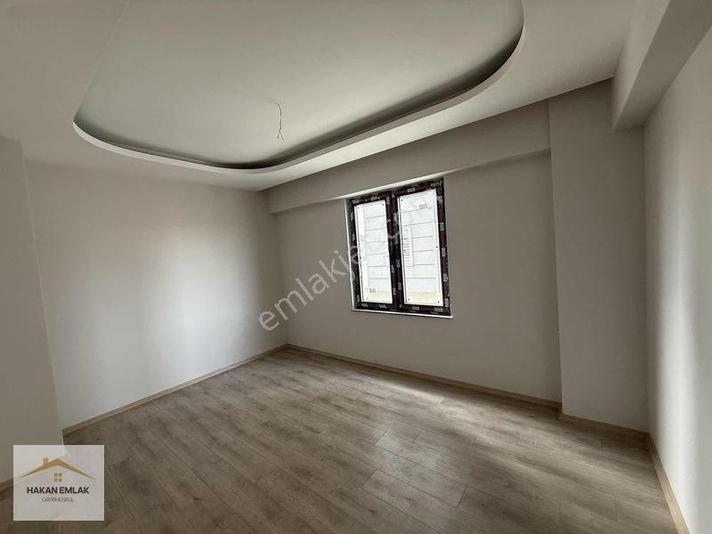 Hakan Emlaktan Kombi + Cam Balkon + Plise Perdeli 2+1 — fotoğraf 14