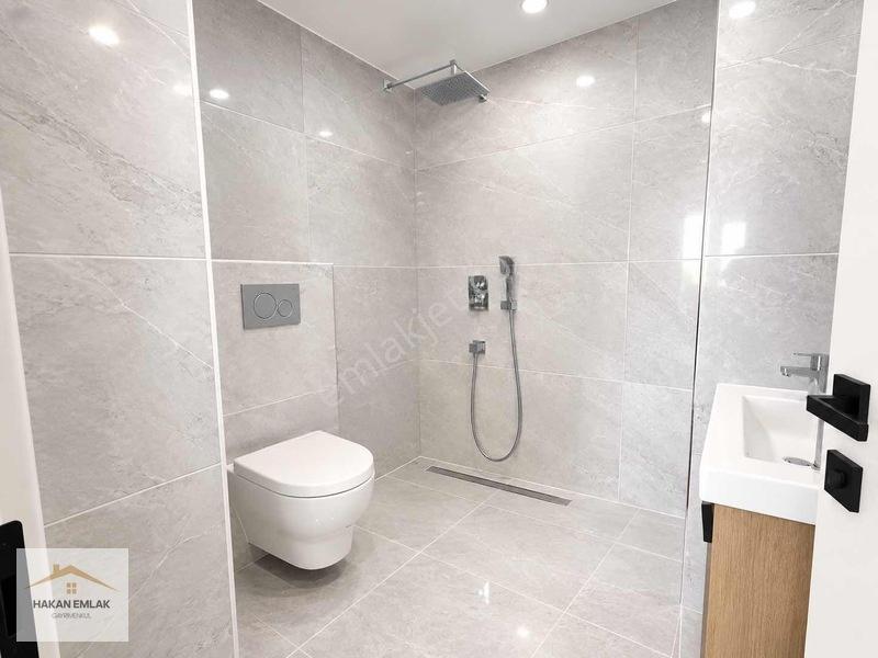 Hakan Emlaktan Kombi + Cam Balkon + Plise Perdeli 2+1 — fotoğraf 16