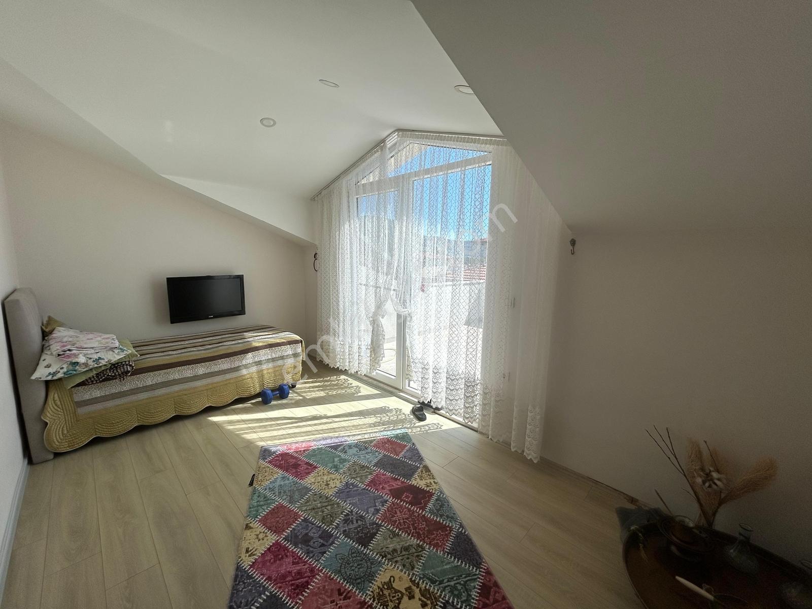 Dalaman Merkezde Satılık 2+1 Çatı Dubleks Daire — fotoğraf 14