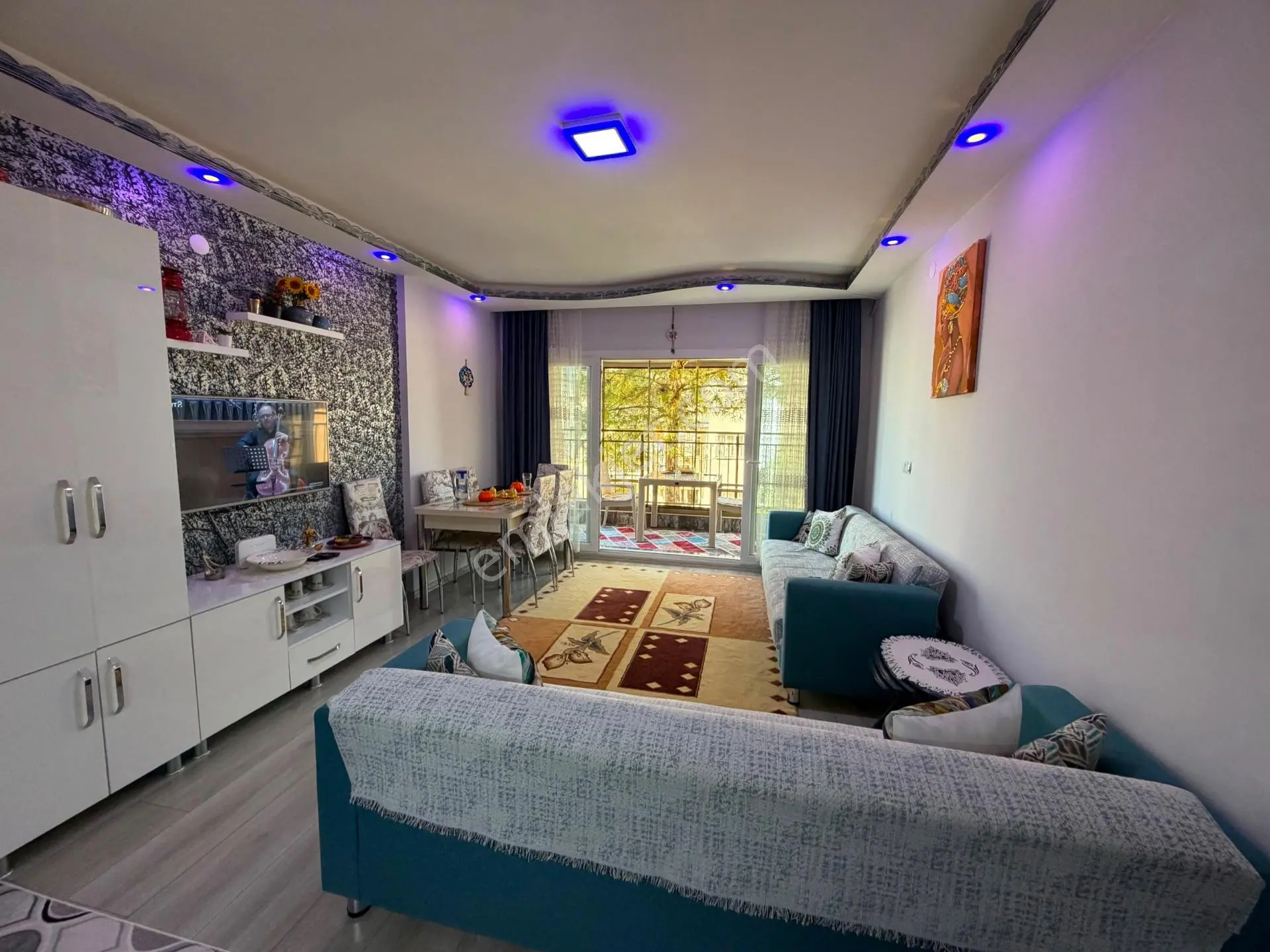 Kuşadası Davutlar Havuzlu Site İçerisinde 1+1 Eşyalı Daire — fotoğraf 3