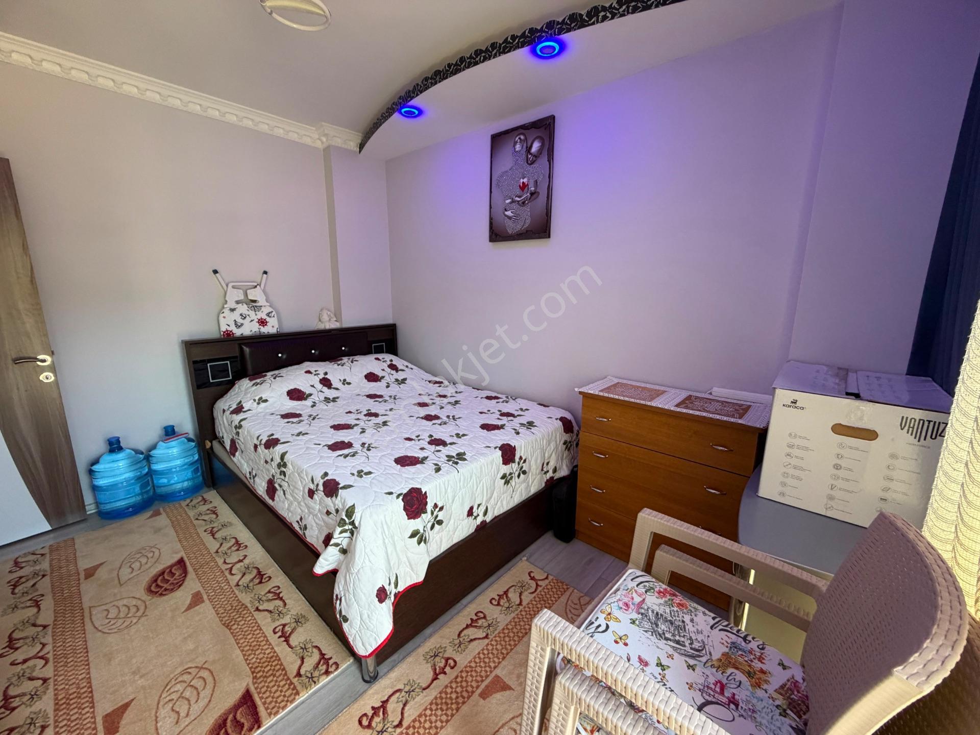 Kuşadası Davutlar Havuzlu Site İçerisinde 1+1 Eşyalı Daire — fotoğraf 13