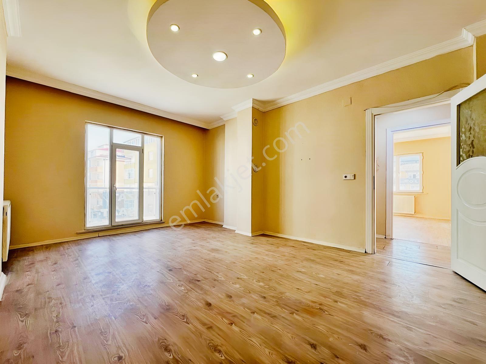 Azer Yapı'dan Cadde Üzeri İskanlı Kombili Satılık 3+1 Daire !!! — fotoğraf 2