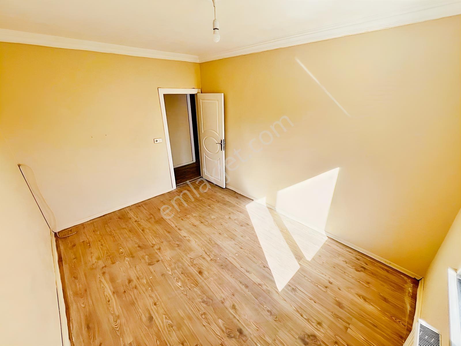 Azer Yapı'dan Cadde Üzeri İskanlı Kombili Satılık 3+1 Daire !!! — fotoğraf 15