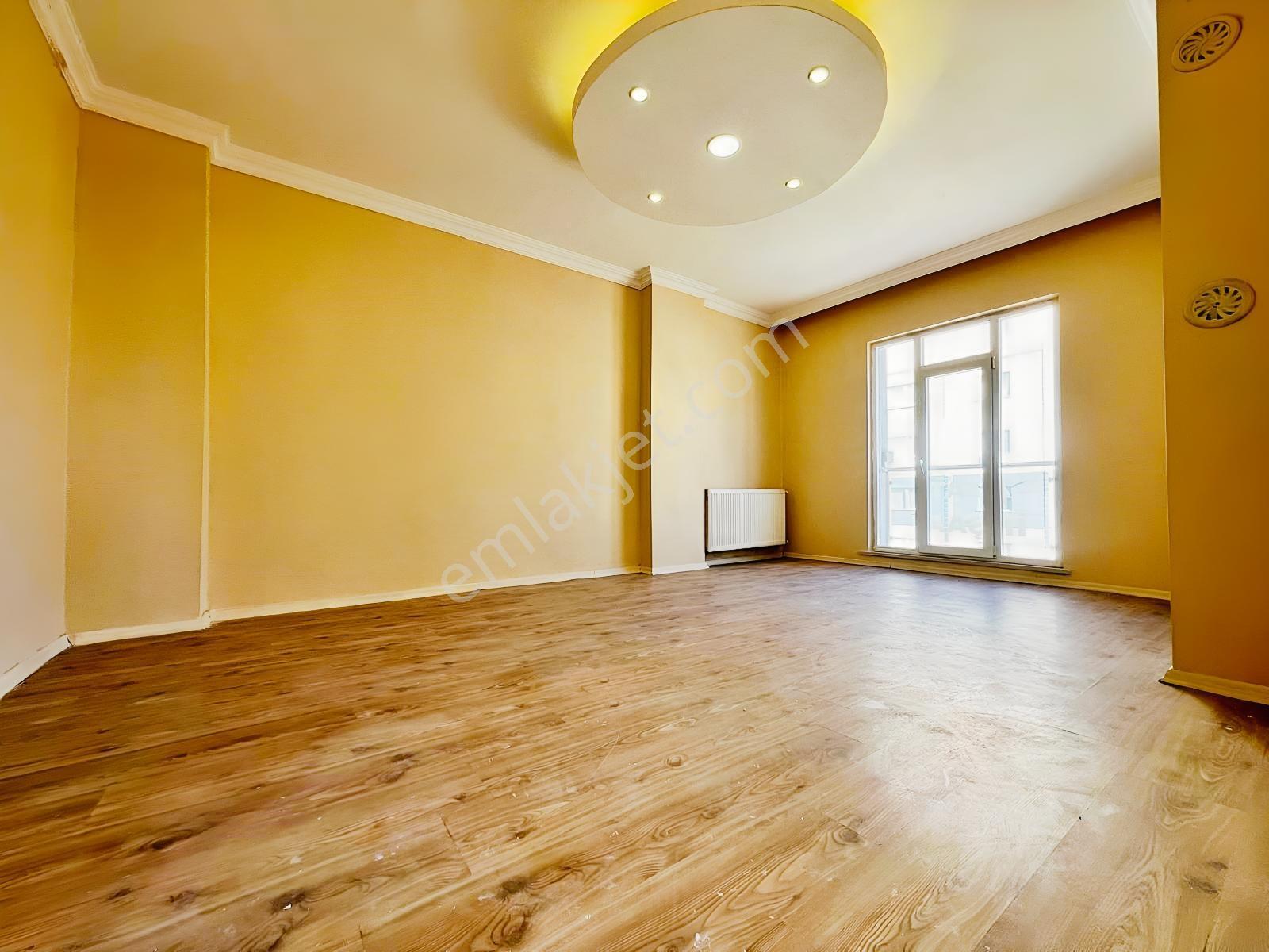 Azer Yapı'dan Cadde Üzeri İskanlı Kombili Satılık 3+1 Daire !!! — fotoğraf 24