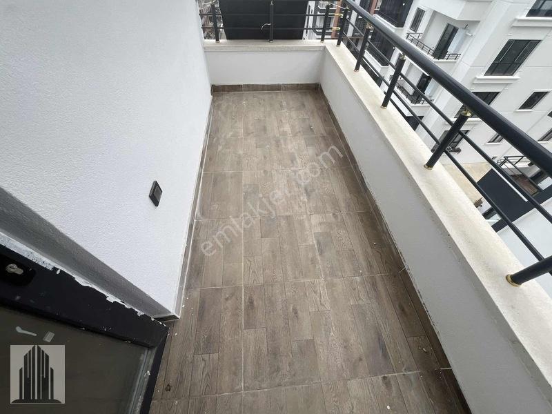 Körfez'de Tramvaya Yakın, 2.000.000tl Krediye Uygun 1+1 Daireler — fotoğraf 12