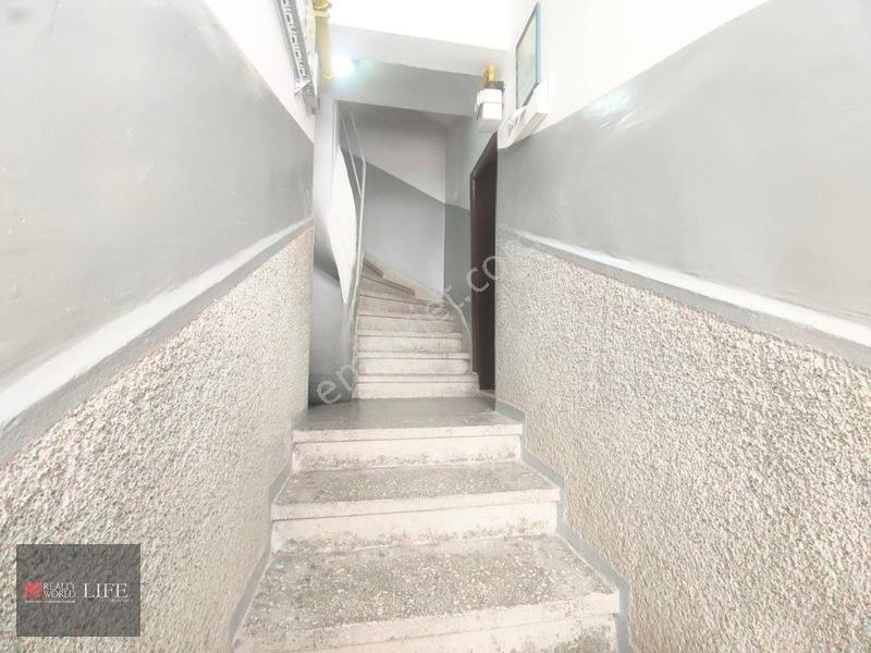 Rw Lıfe // Kurtuluş Mah. Bakımlı Satılık 2+1 Daire — fotoğraf 2