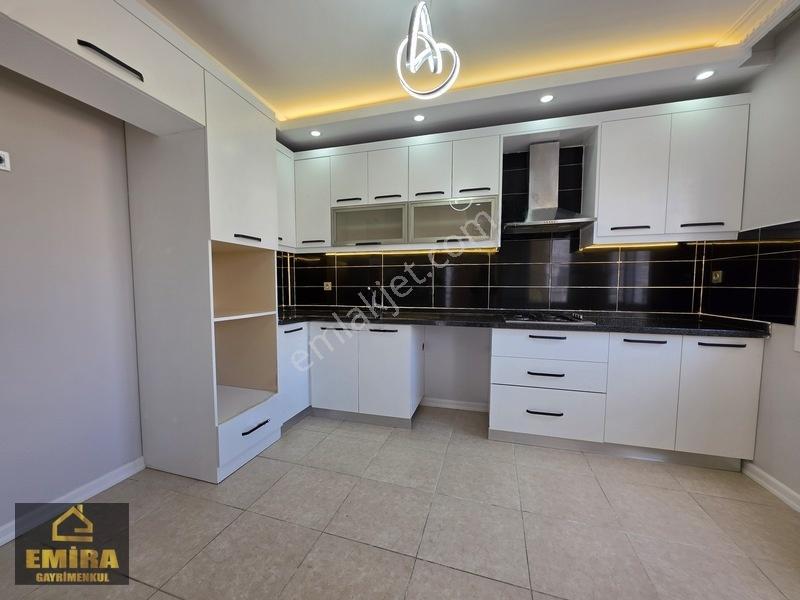 Pınar Mahallesi Bulvar Üzeri 2+1 Kapalı Mutfak Geniş Oturumlu — fotoğraf 4