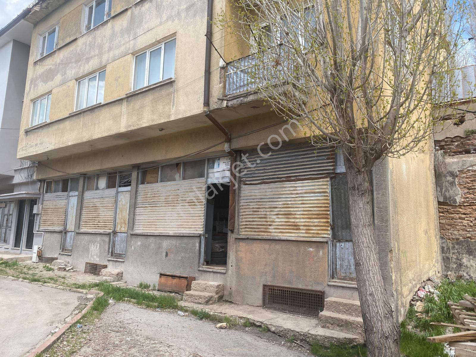 C.k'dan Çiçekli Mahallesinde Satılık 3+1daire Takasa Açık — fotoğraf 2