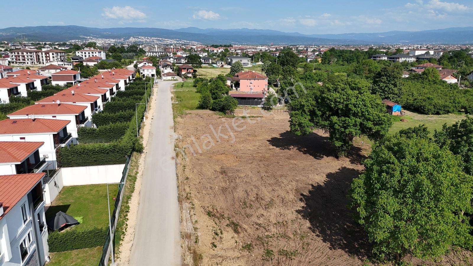 Merkez Akınlar'da Satılık 700 M2 Arsa — fotoğraf 4