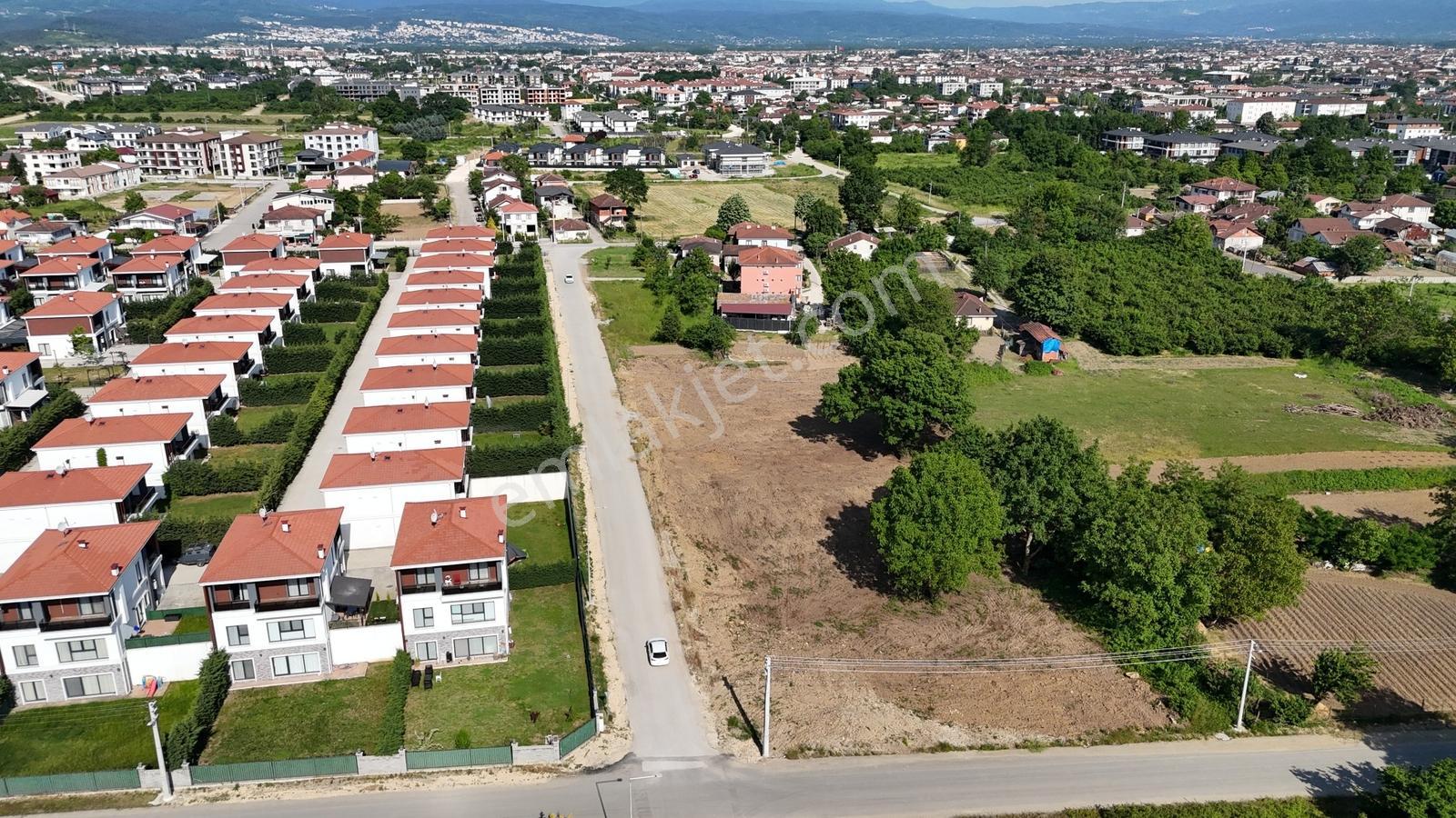 Merkez Akınlar'da Satılık 700 M2 Arsa — fotoğraf 5