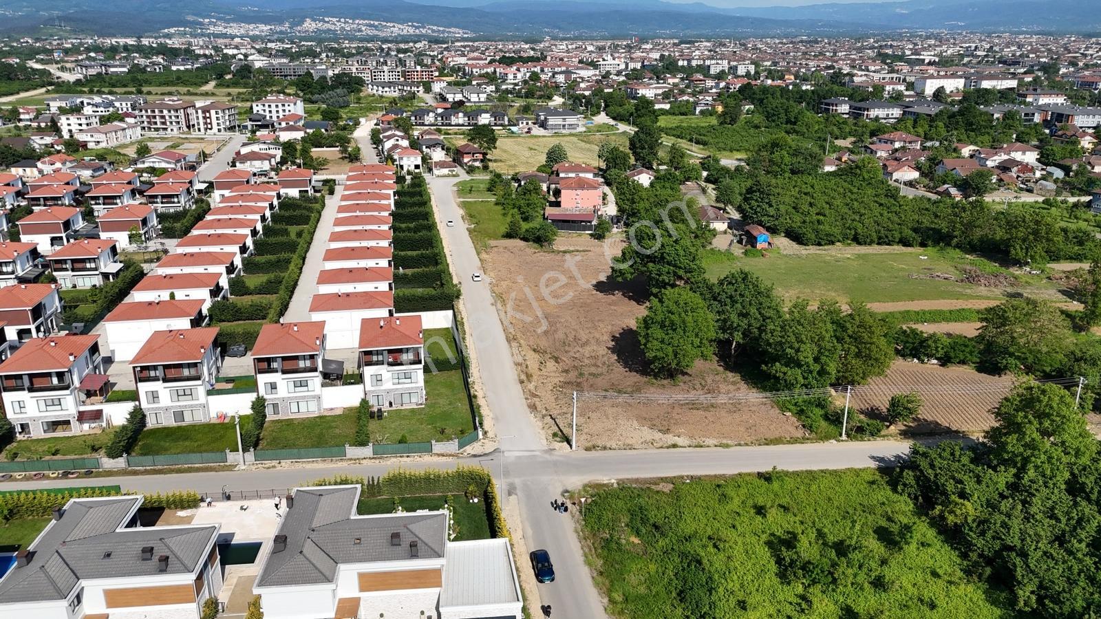 Merkez Akınlar'da Satılık 700 M2 Arsa — fotoğraf 6