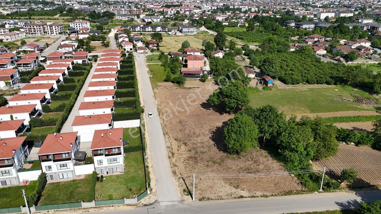 Merkez Akınlar'da Satılık 700 M2 Arsa — fotoğraf 8