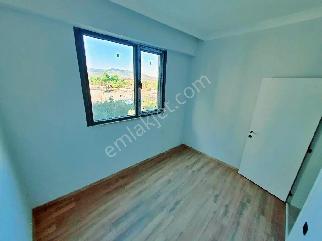 Uytun'dan Akçay Yasa Avm Yürüme Mesafesinde Arakat Sıfır 1+1 — fotoğraf 22