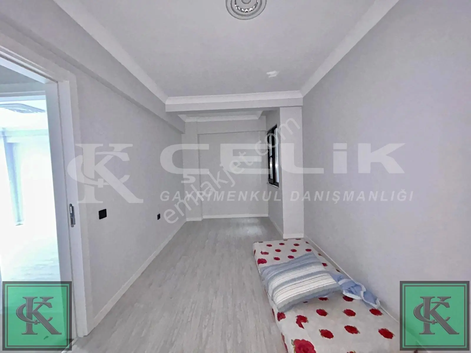 Çelik'ten Adliye Mevkisinde 2+1 Arakat Satılık Daire — fotoğraf 13