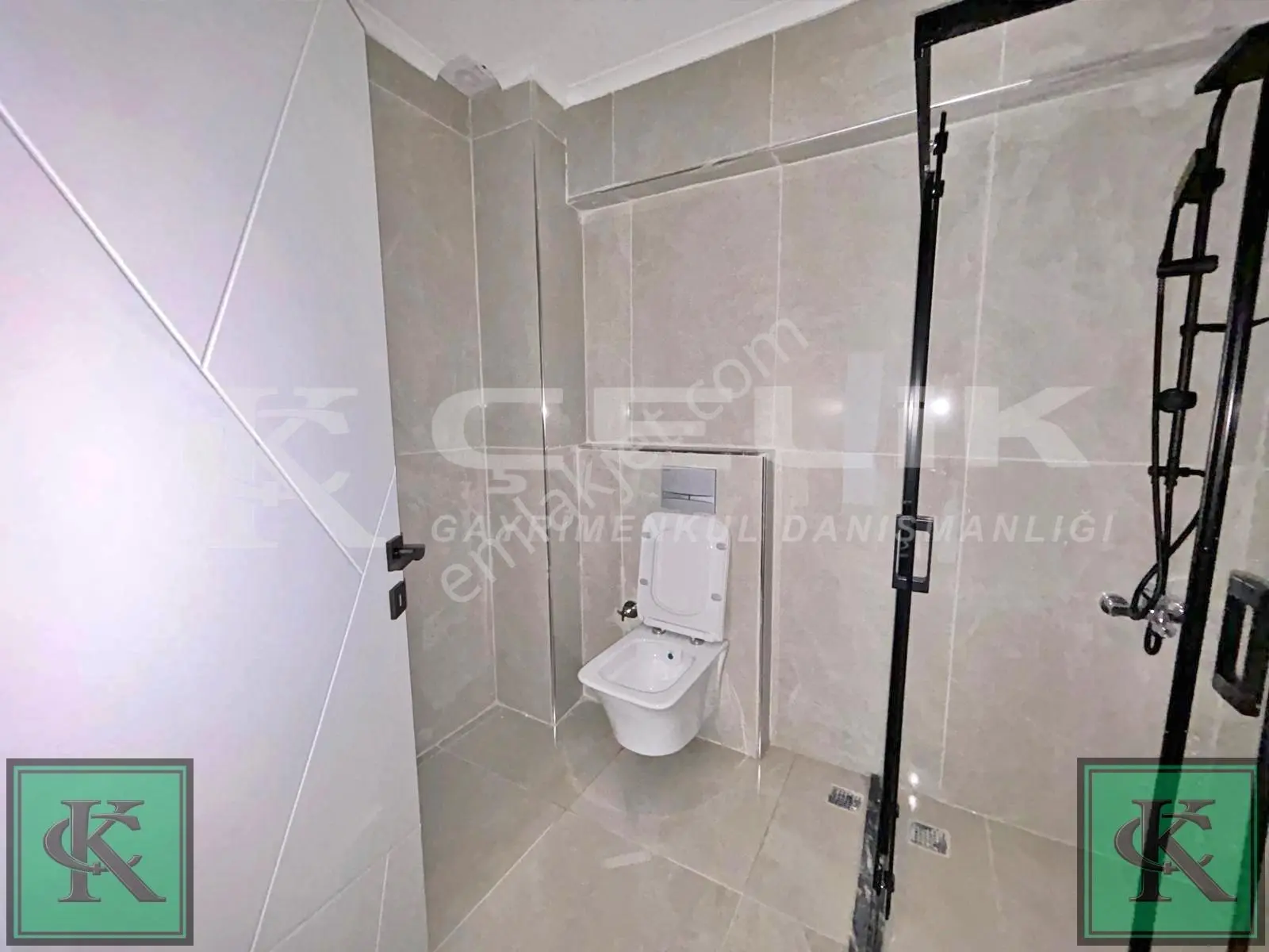 Çelik'ten Adliye Mevkisinde 2+1 Arakat Satılık Daire — fotoğraf 15