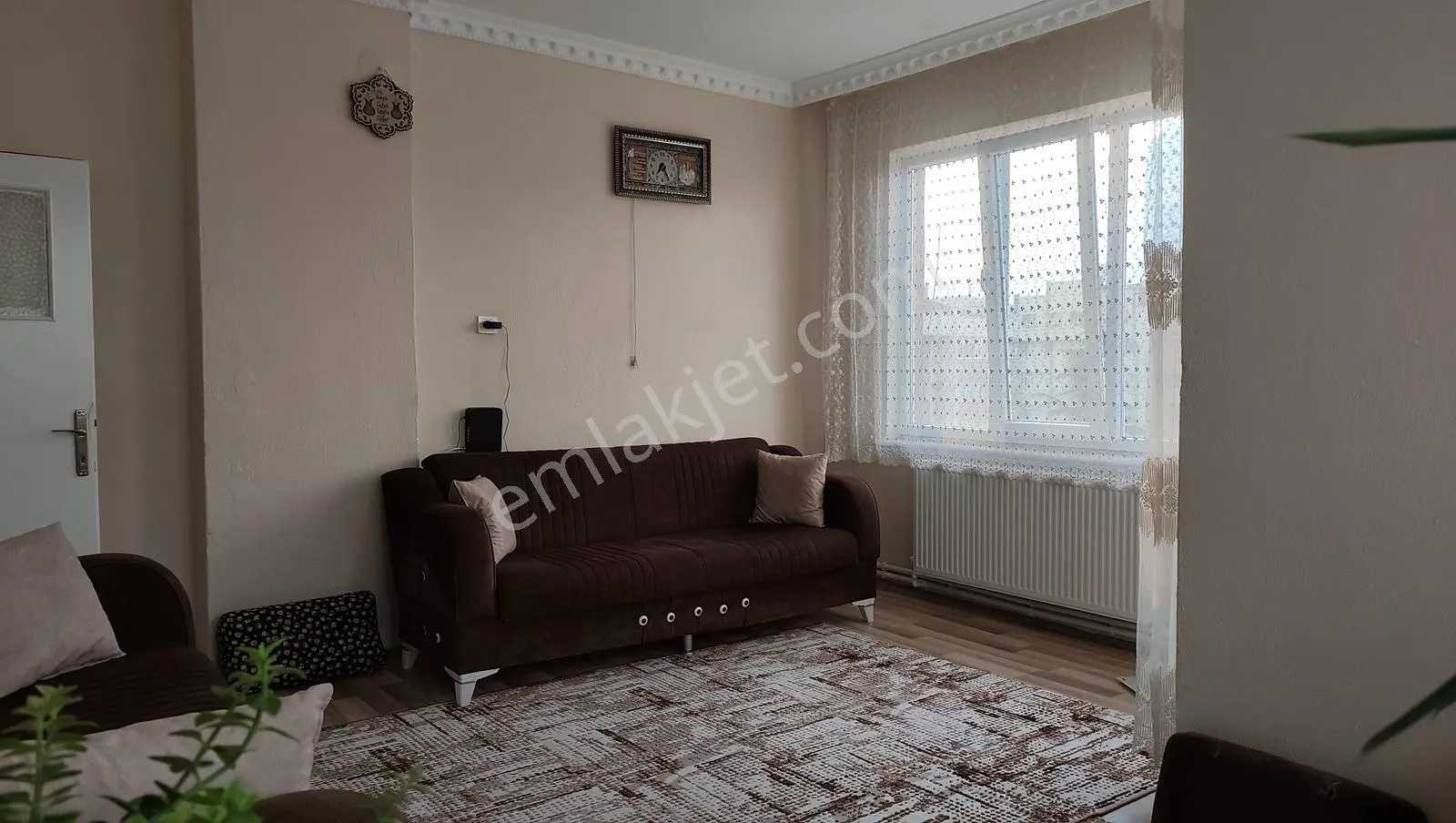 Akşemsettin'de Yenilenmiş Ara Kat Masrafsız Satılık 3+1 Daire — fotoğraf 4