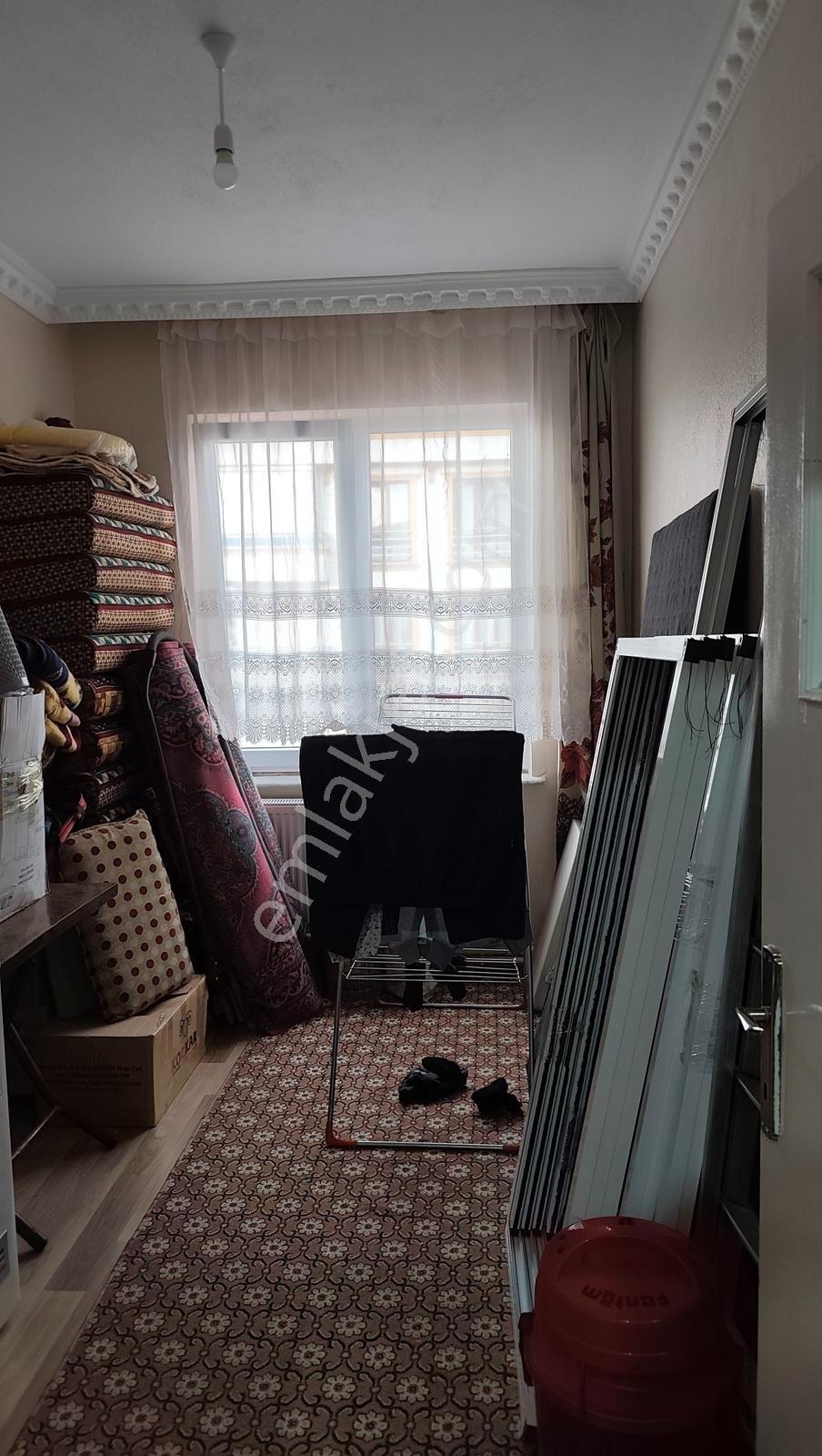 Akşemsettin'de Yenilenmiş Ara Kat Masrafsız Satılık 3+1 Daire — fotoğraf 6