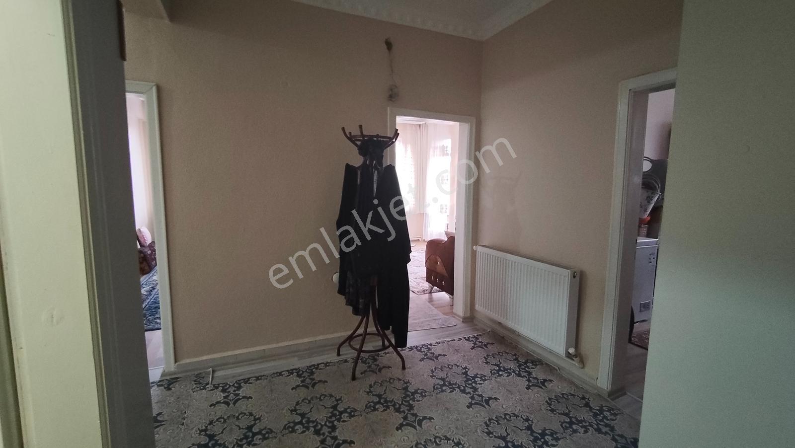 Akşemsettin'de Yenilenmiş Ara Kat Masrafsız Satılık 3+1 Daire — fotoğraf 15