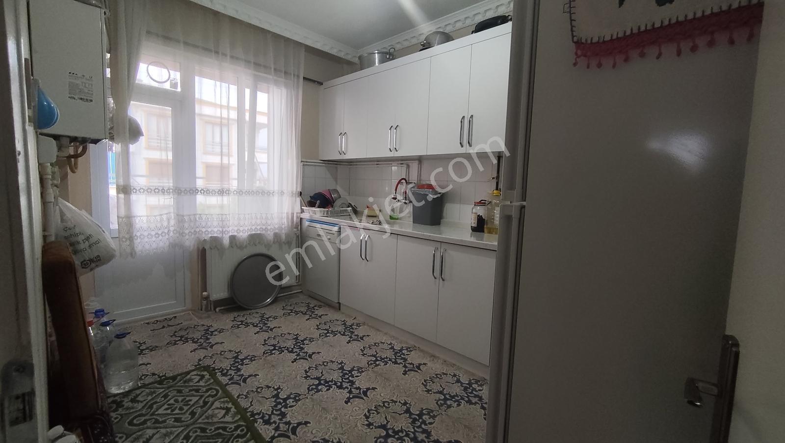Akşemsettin'de Yenilenmiş Ara Kat Masrafsız Satılık 3+1 Daire — fotoğraf 17