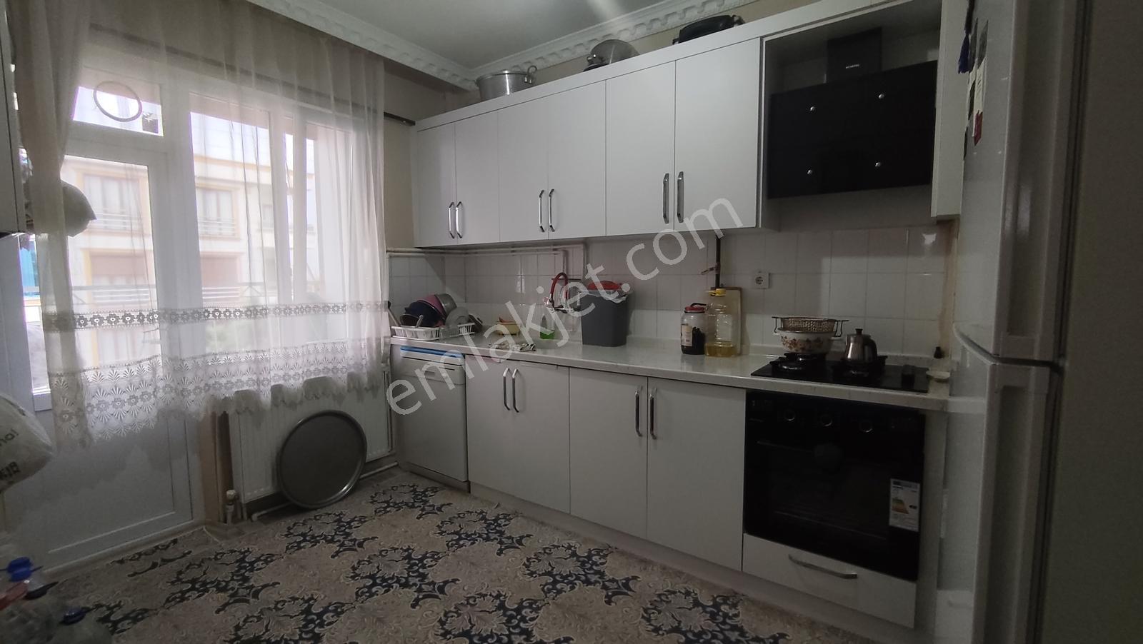 Akşemsettin'de Yenilenmiş Ara Kat Masrafsız Satılık 3+1 Daire — fotoğraf 18