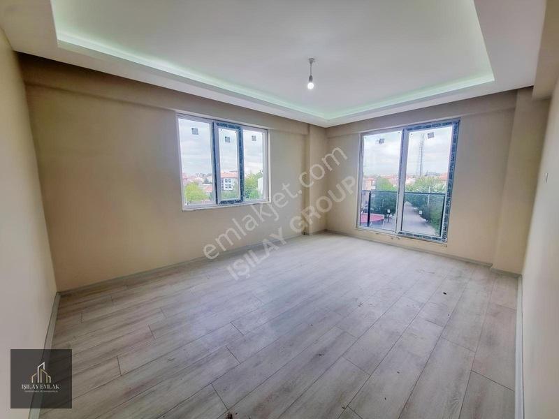 Afyon Hoca Ahmet Yesevi Mah. Cadde Üzeri Satılık Sıfır 3+1 Daire