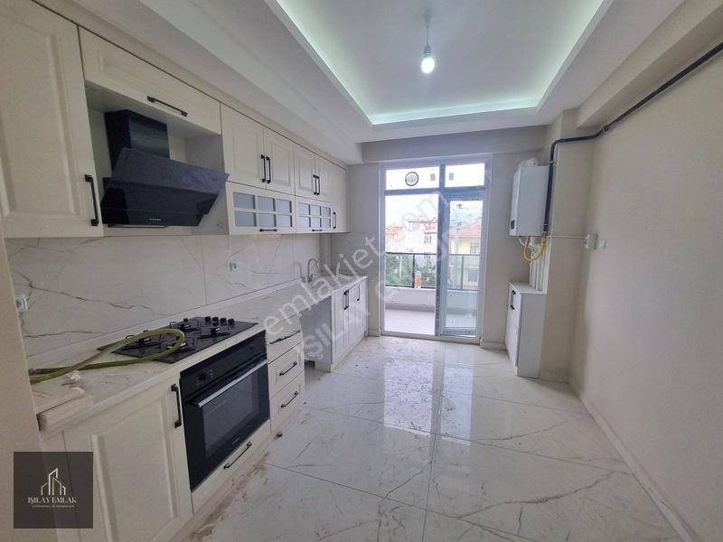 Afyon Hoca Ahmet Yesevi Mah. Cadde Üzeri Satılık Sıfır 3+1 Daire — fotoğraf 3