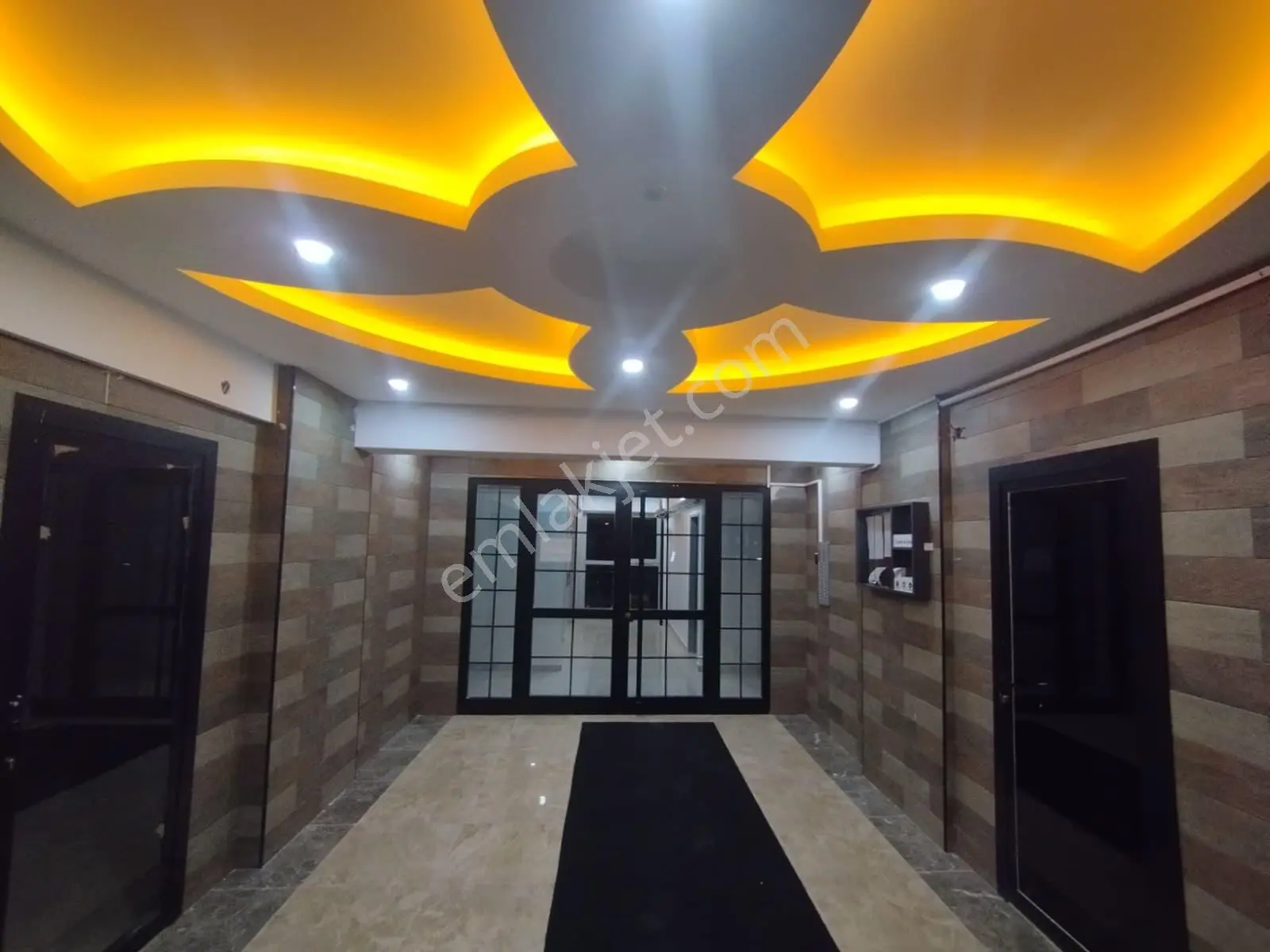 C.K.Dan Güney Cephe Site İçinde Satılık 3+1 Daire