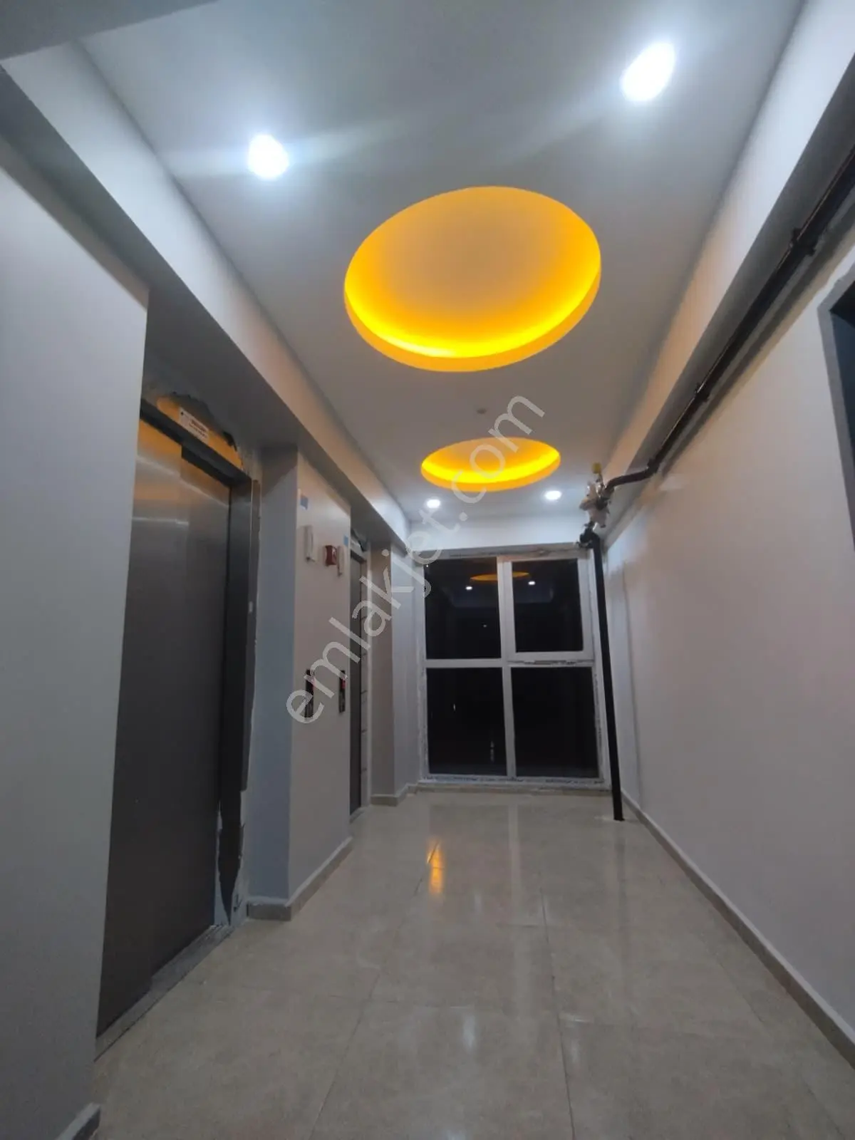 C.k.dan Güney Cephe Site İçinde Satılık 3+1 Daire — fotoğraf 2