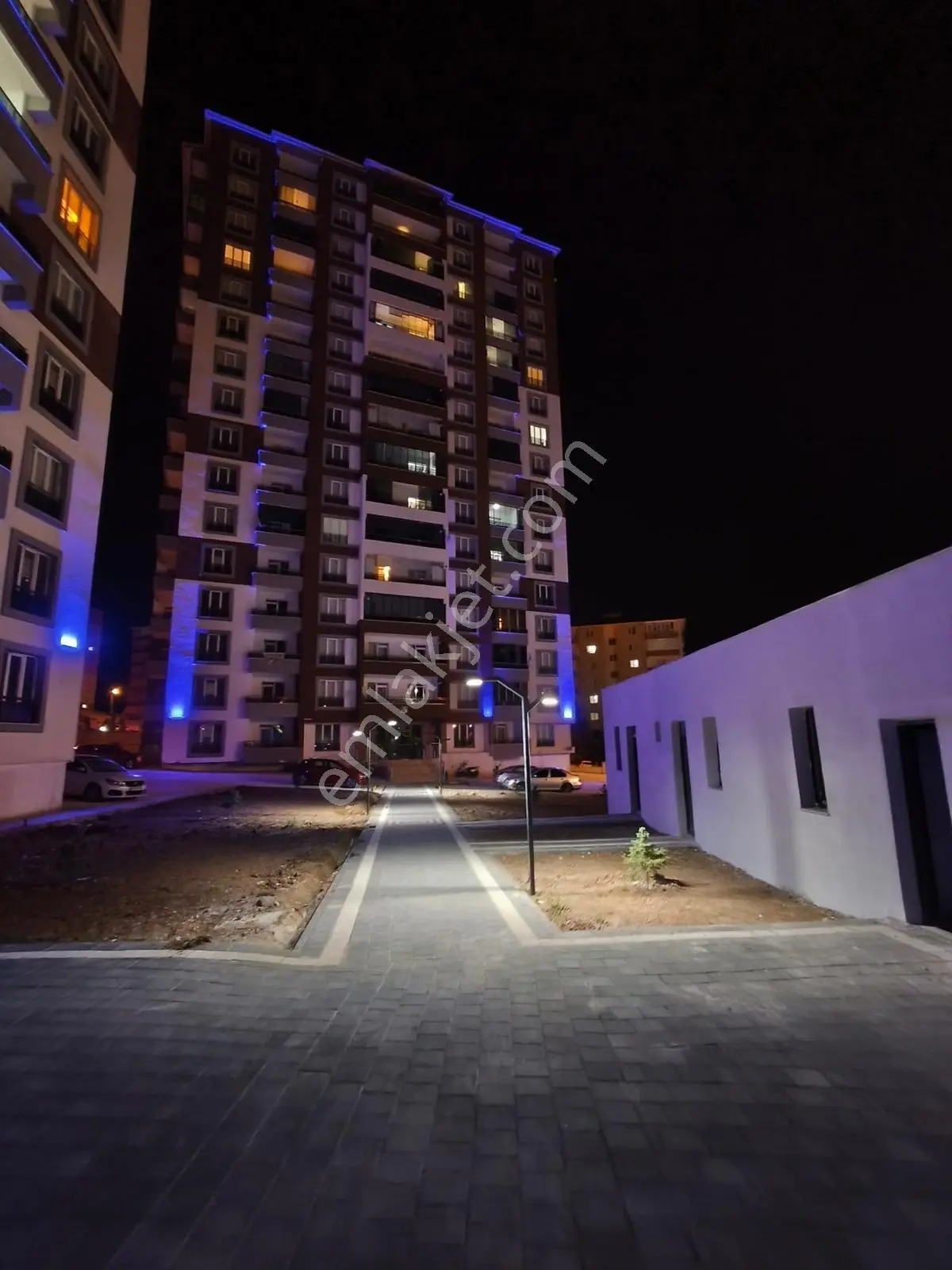 C.k.dan Güney Cephe Site İçinde Satılık 3+1 Daire — fotoğraf 4
