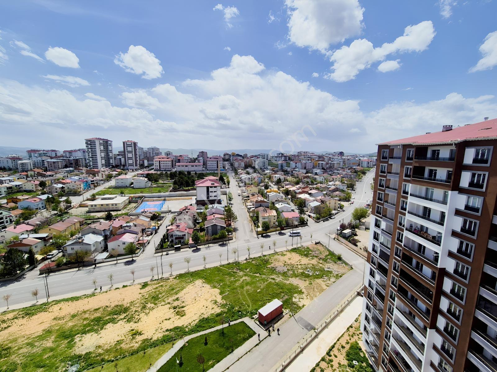 C.k.dan Güney Cephe Site İçinde Satılık 3+1 Daire — fotoğraf 7