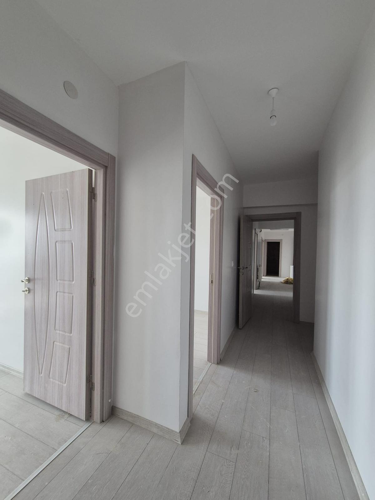 C.k.dan Güney Cephe Site İçinde Satılık 3+1 Daire — fotoğraf 15
