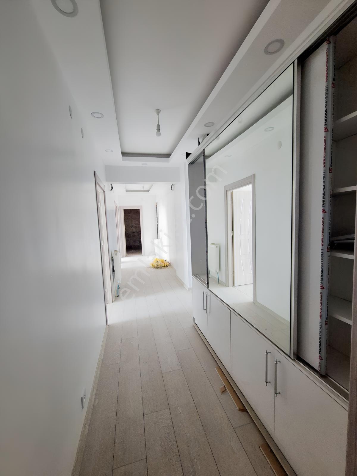 C.k.dan Güney Cephe Site İçinde Satılık 3+1 Daire — fotoğraf 16