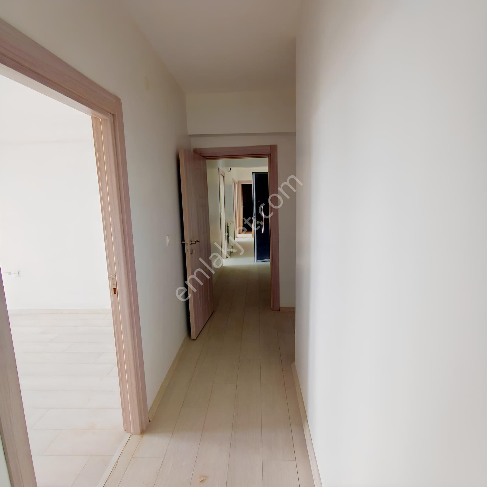 C.k.dan Güney Cephe Site İçinde Satılık 3+1 Daire — fotoğraf 18