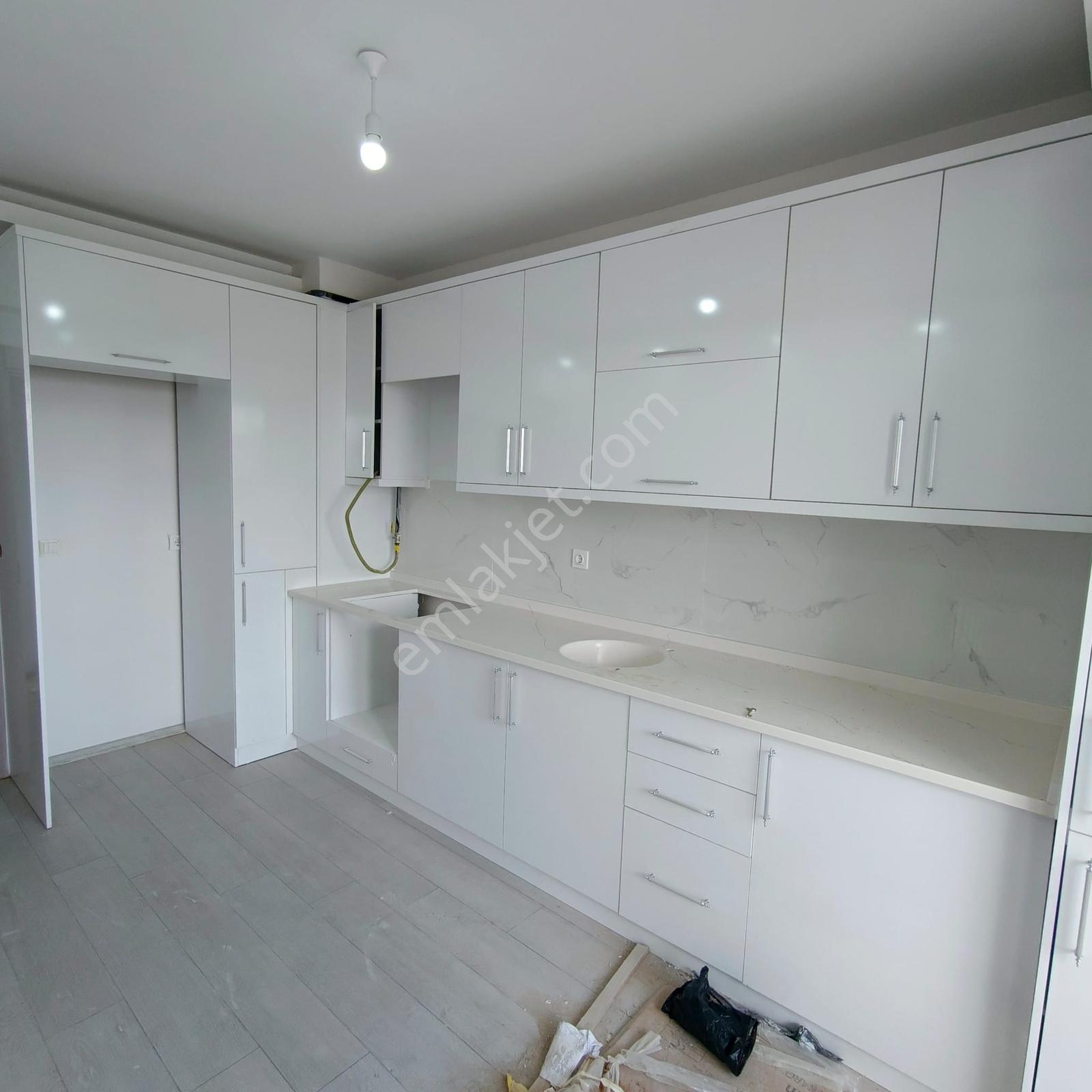 C.k.dan Güney Cephe Site İçinde Satılık 3+1 Daire — fotoğraf 19