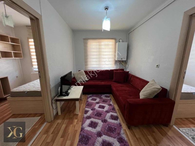 Pruvadan Görüklenin Merkezinde 2+1 Eşyalı Kiracısız Satılık — fotoğraf 2