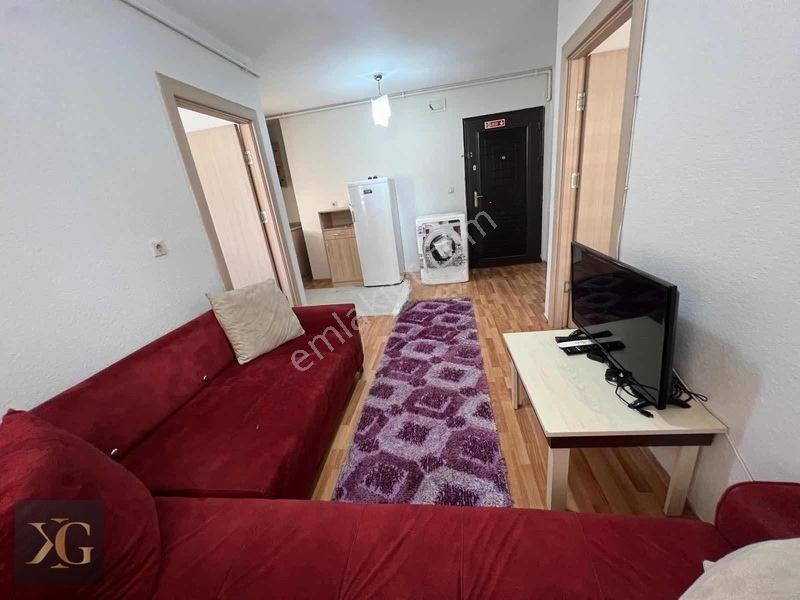 Pruvadan Görüklenin Merkezinde 2+1 Eşyalı Kiracısız Satılık — fotoğraf 3